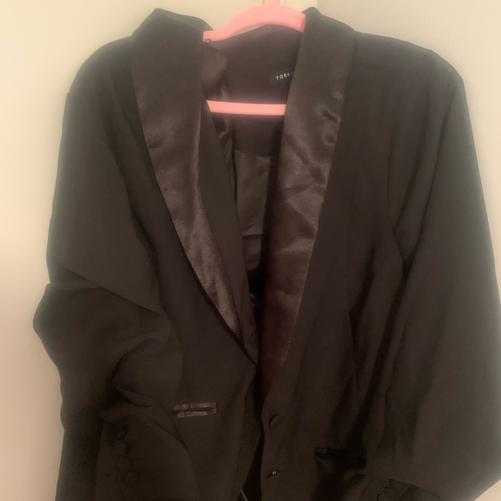 Torrid Black lapel blazer